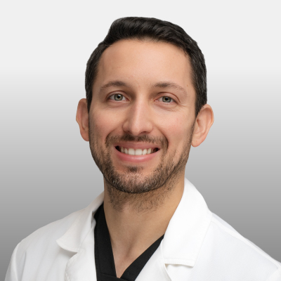 Daniel Wallis' Headshot